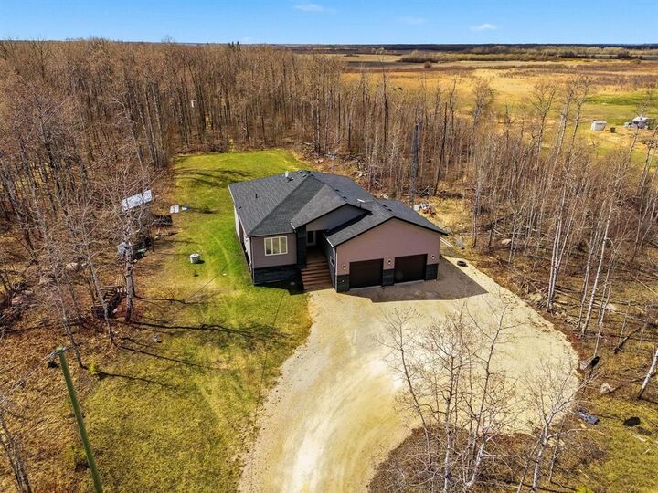 Property Photo:  68078 Rd 40E Road  MB R0E 0C0 