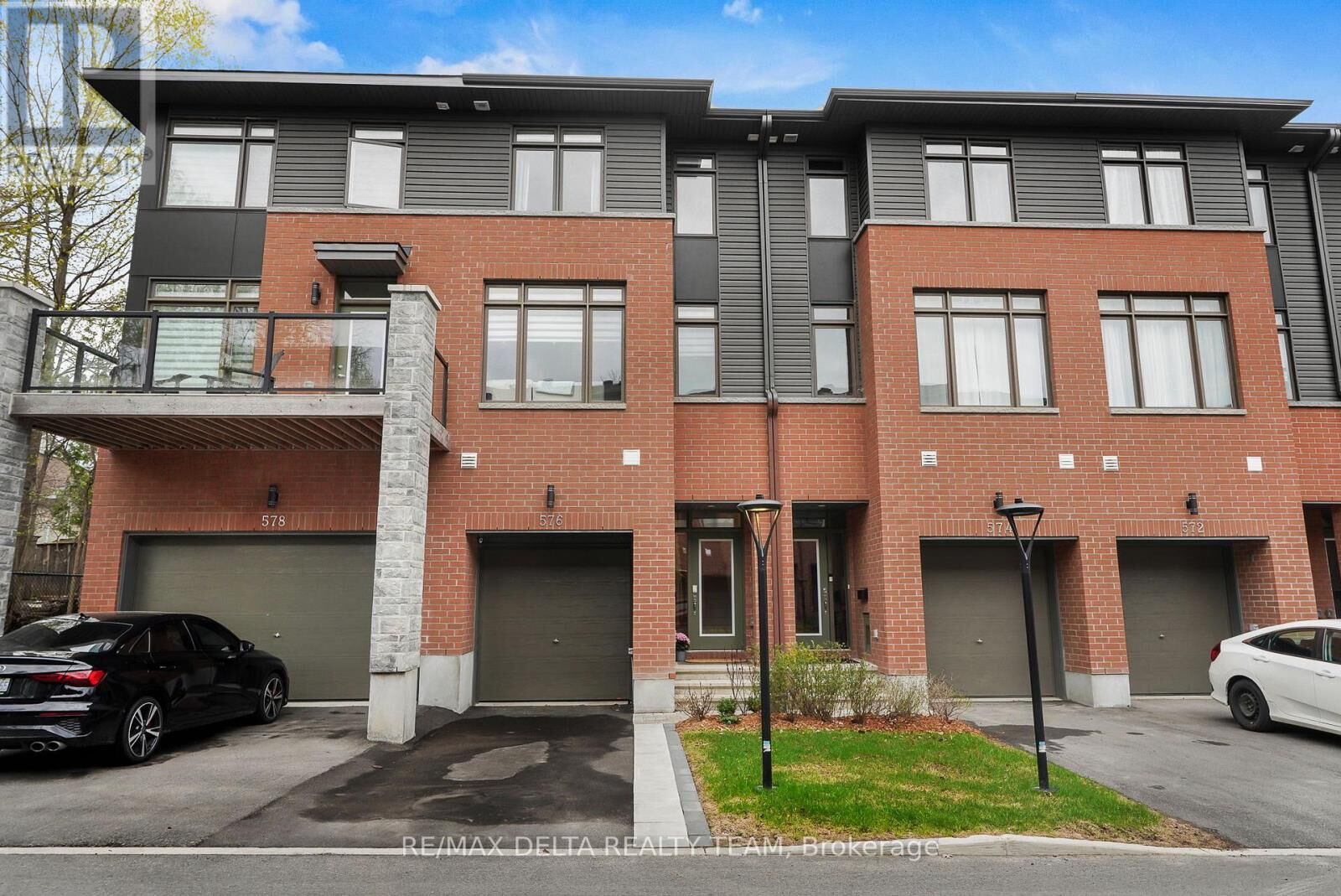 Property Photo:  576 Halo Private  ON K1C 0C7 