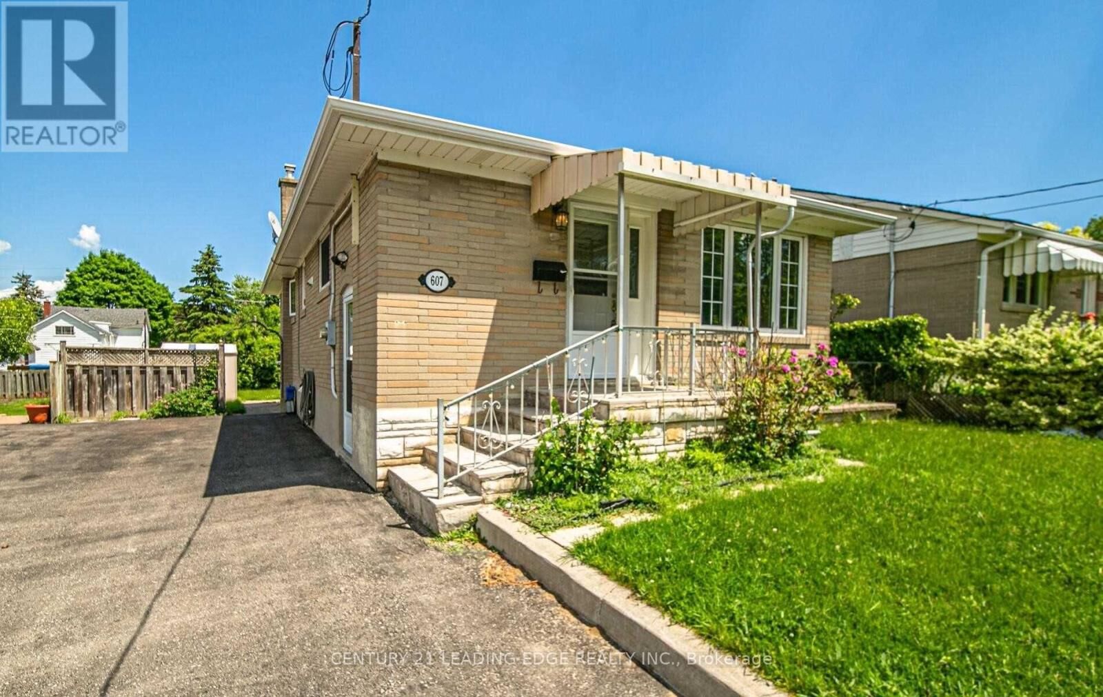 Property Photo:  607 Kent Street Main  ON L1N 4Y8 