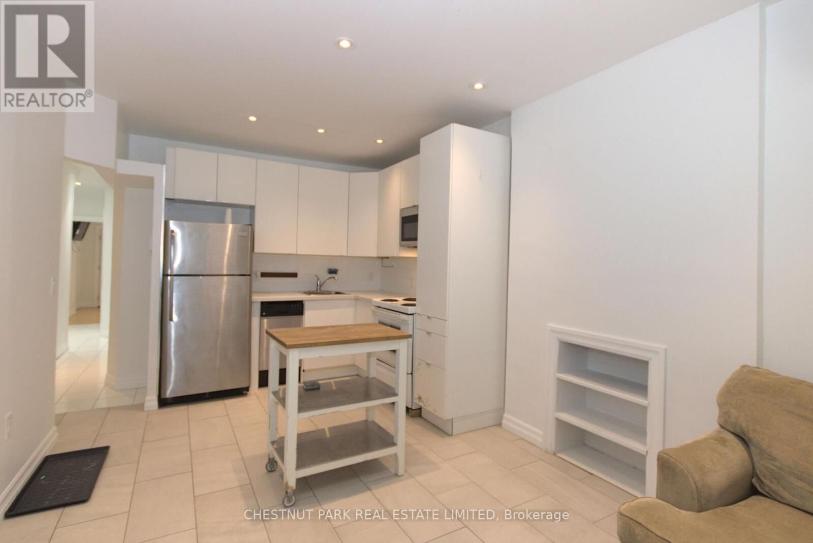 Property Photo:  113 McGill Street 1  ON M5B 1H5 