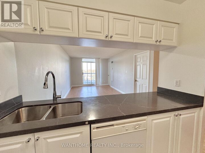 Property Photo:  28 Empress Avenue 810  ON M2N 6Z7 