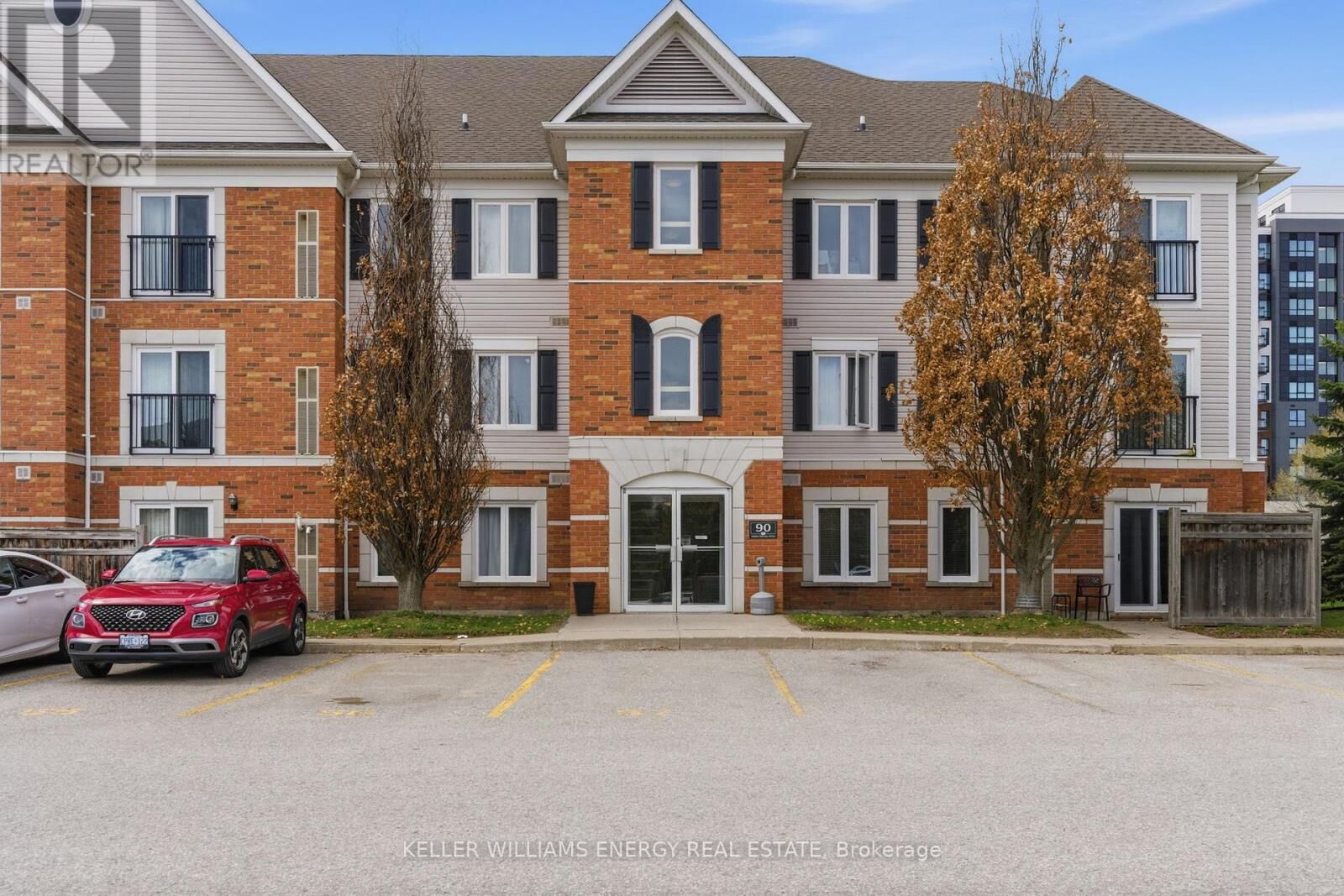 Property Photo:  90 Aspen Springs Drive 301  ON L1C 5N3 