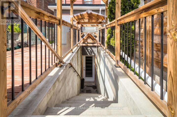 Property Photo:  665 Crawford Street Bsmt  ON M6G 3K1 