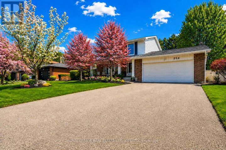 Property Photo:  258 Sunrise Crescent  ON L6L 3L3 