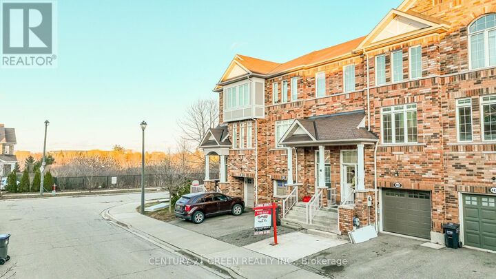 Property Photo:  449 Aspendale Crescent  ON L5W 0E7 