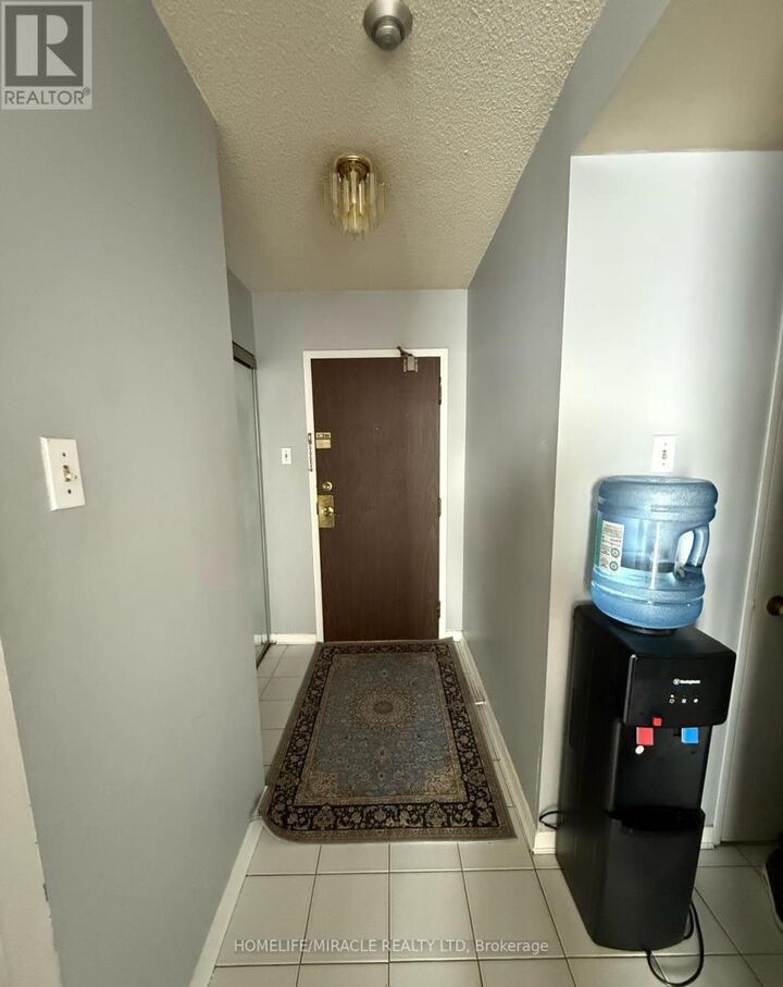 Property Photo:  2901 Kipling Avenue 507  ON M9V 5E5 