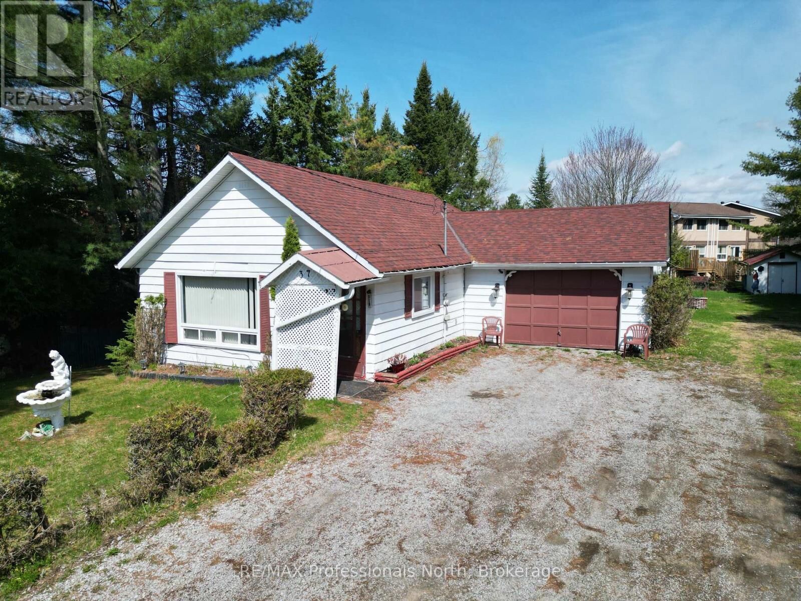 Property Photo:  37 Prince Street  ON K0M 2K0 