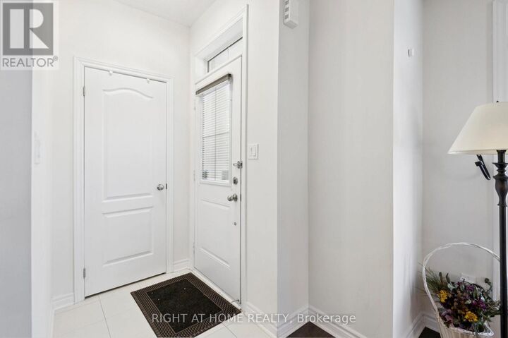 Property Photo:  1255 Bridletowne Circle 14  ON M1W 0A5 