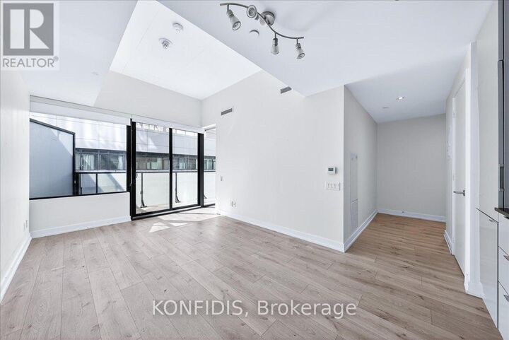 Property Photo:  161 Roehampton Avenue 732  ON M4P 0C8 