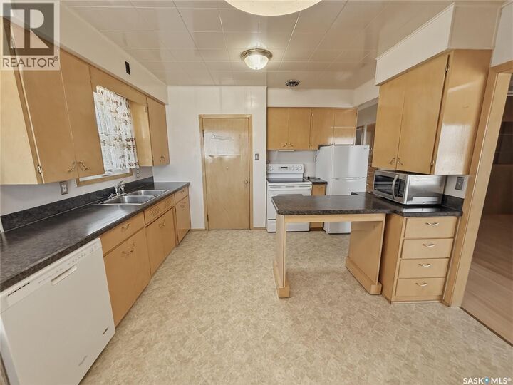 Property Photo:  316 Dennis Street  SK S0H 2A0 
