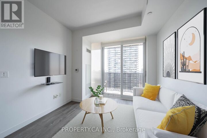 Property Photo:  8 Eglinton Avenue East 1412  ON M4P 0C1 
