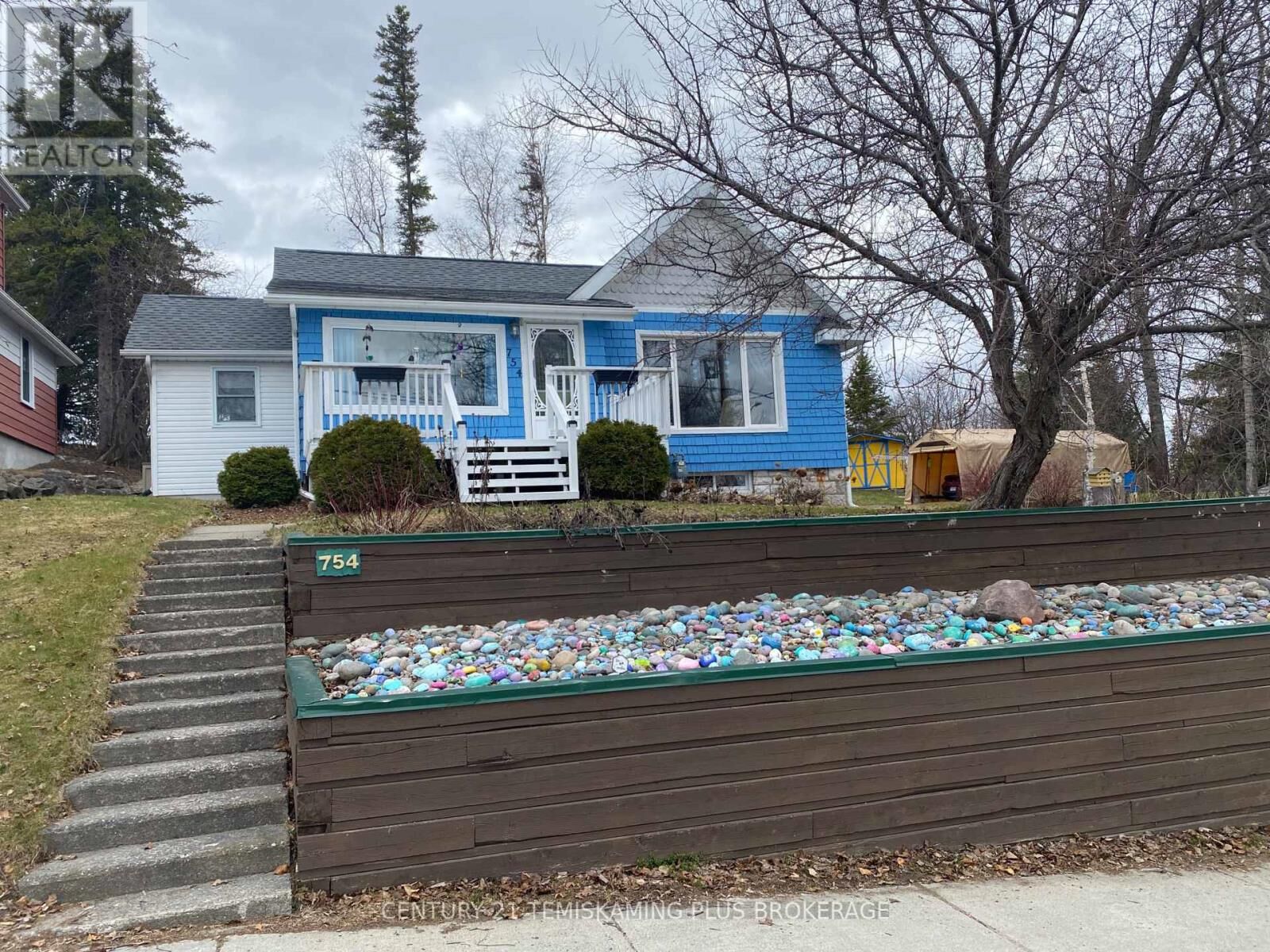 Property Photo:  754 Latchford Street  ON P0J 1K0 