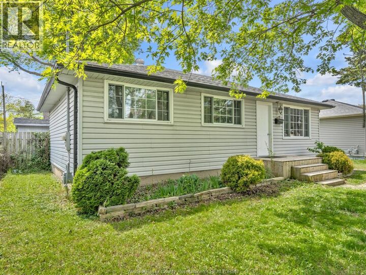 Property Photo:  1583 Ferndale Avenue  ON N8T 2K3 