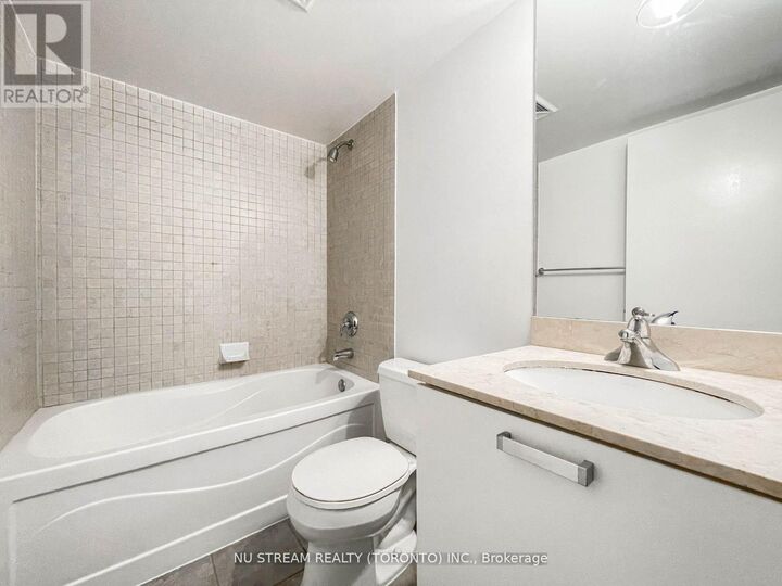 Property Photo:  37 Grosvenor Street 1806  ON M4Y 3G5 