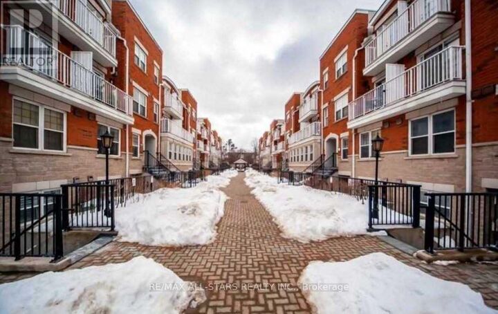 Property Photo:  37 Four Winds Drive 105  ON M3J 1K7 