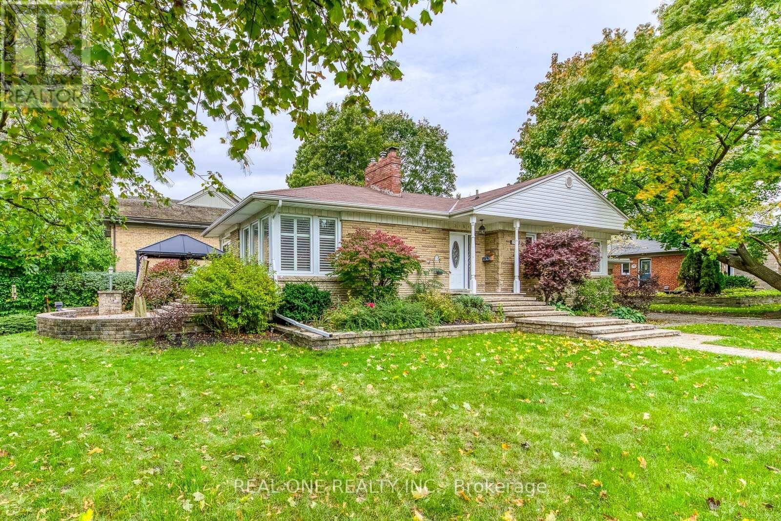 Property Photo:  2181 Courtland Drive  ON L7R 1S2 