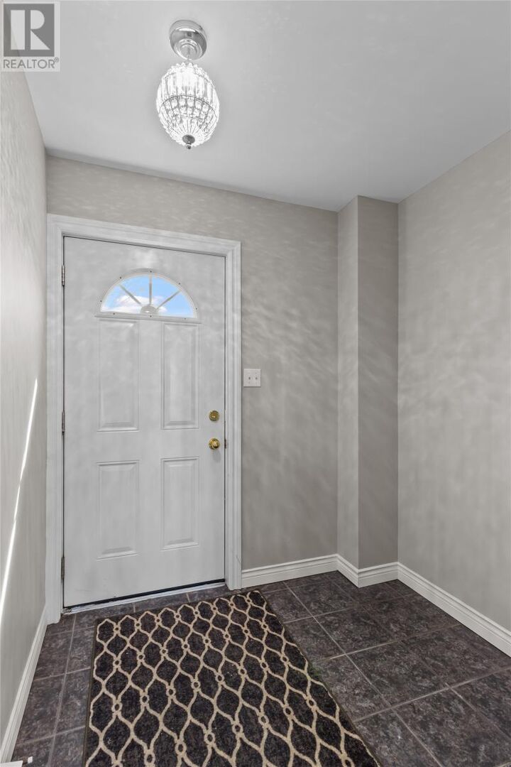 Property Photo:  7 Madeira Court  NL A1E 5K8 