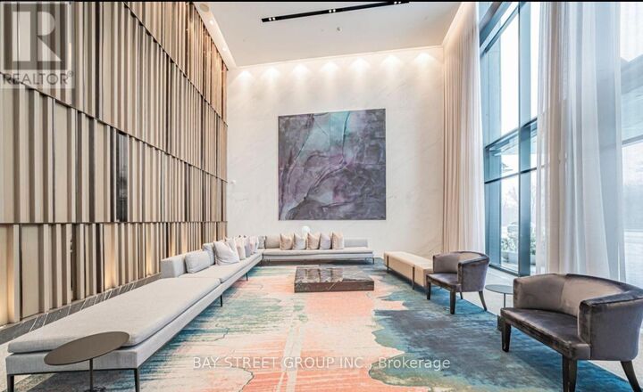 Property Photo:  575 Bloor Street Southwest 1311  ON M4W 0B2 