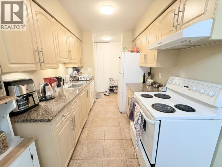 Property Photo: 5932 Patterson Avenue 105 BC V5H 4B4