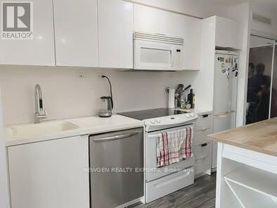 Property Photo:  10 Capreol Court 943  ON M5V 4B3 