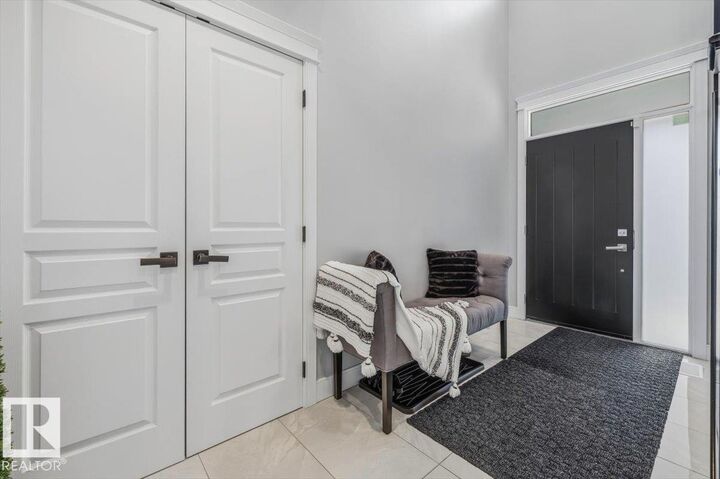 Property Photo:  819 Albany Cove NW  AB T6V 1J6 