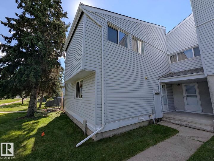 Property Photo:  61 McLeod Place NW  AB T5A 3A8 