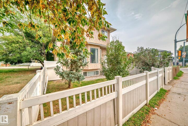 Property Photo:  10711A 95 Street NW  AB T5H 2C8 