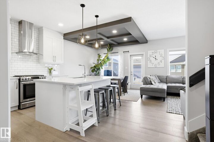 Property Photo:  1815 Tanager Close NW  AB T5S 0N2 