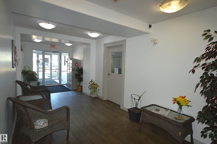Property Photo:  1705 7 Avenue 102  AB T9M 9A6 