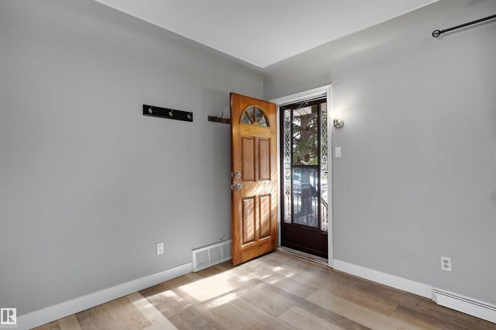 Property Photo:  12423 135 Street NW  AB T5L 1X8 