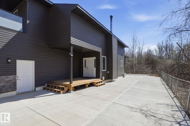 Property Photo:  213 2 Avenue  AB T0C 1X0 