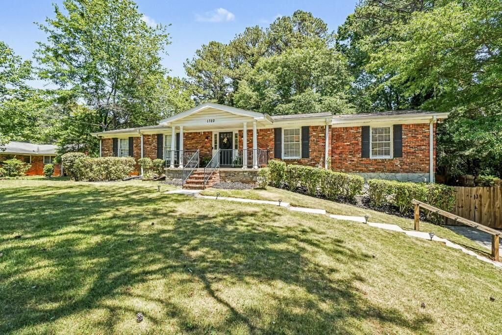 Property Photo:  1722 Timothy Drive SW  GA 30311 