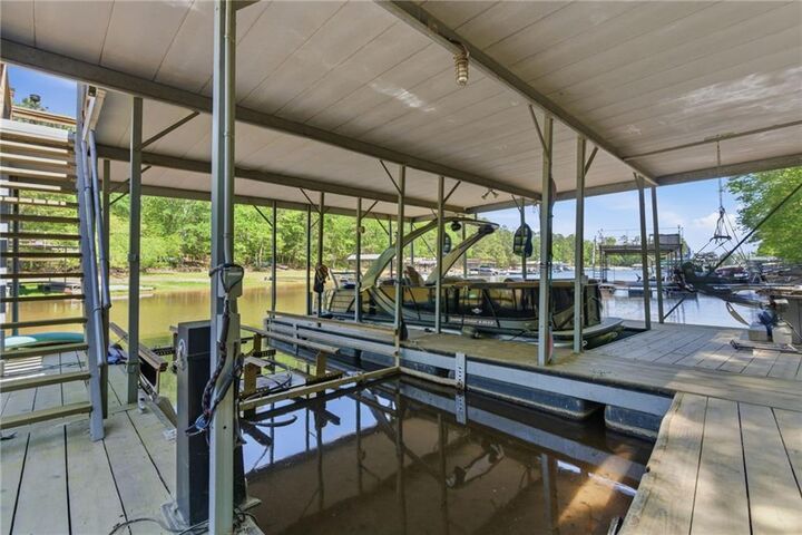 Property Photo: 2815 Lake Court GA 30041