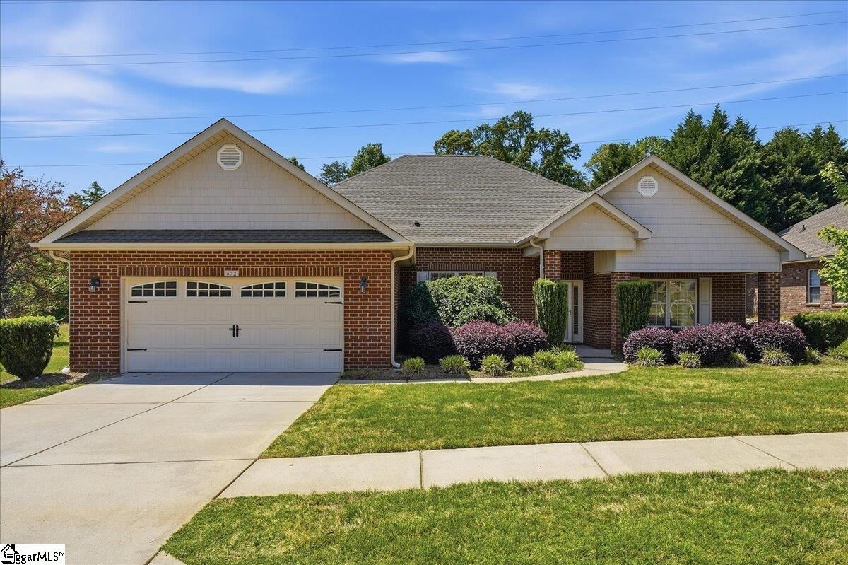 Property Photo:  572 Ellsmere Way  SC 29369 