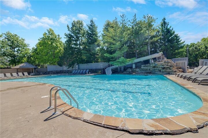 Property Photo: 1637 NE Woodland Shores Drive MO 64086