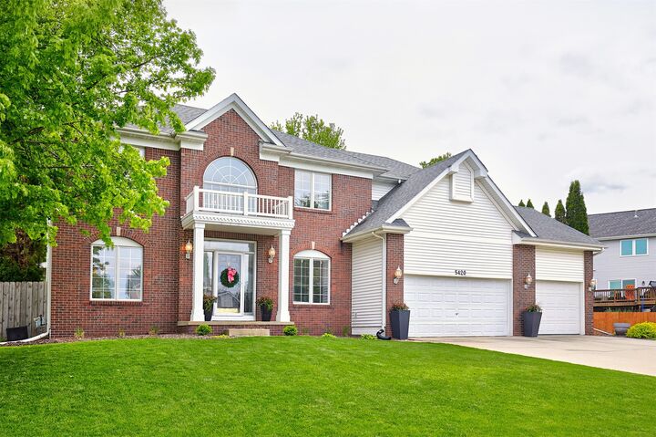 Property Photo:  5420 Coachlight Drive  IA 50266 