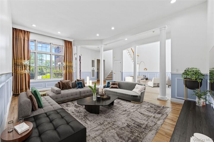 Property Photo:  11 Belvedere Court  NY 11030 