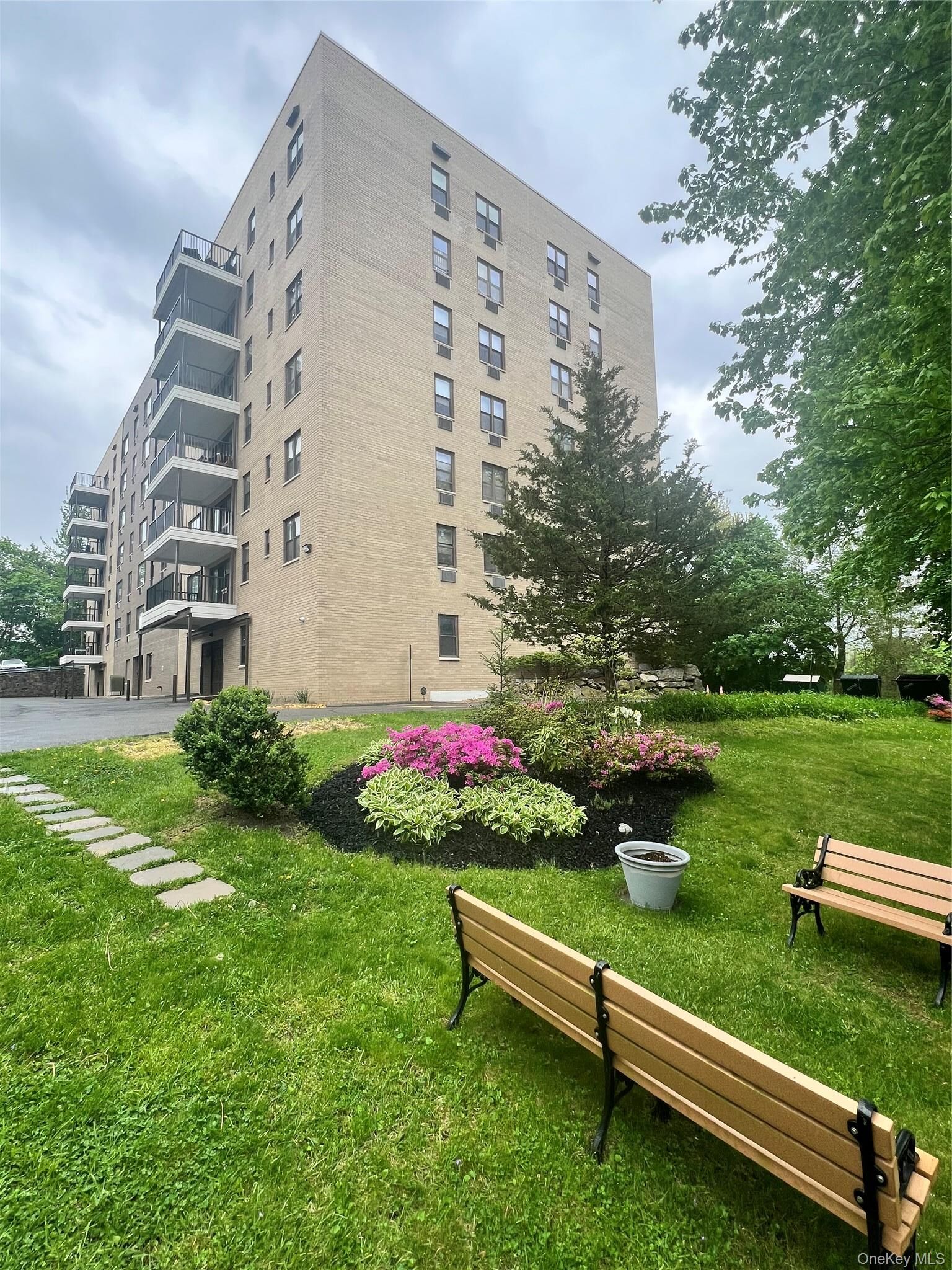 Property Photo:  35 Stewart 601  NY 10549 