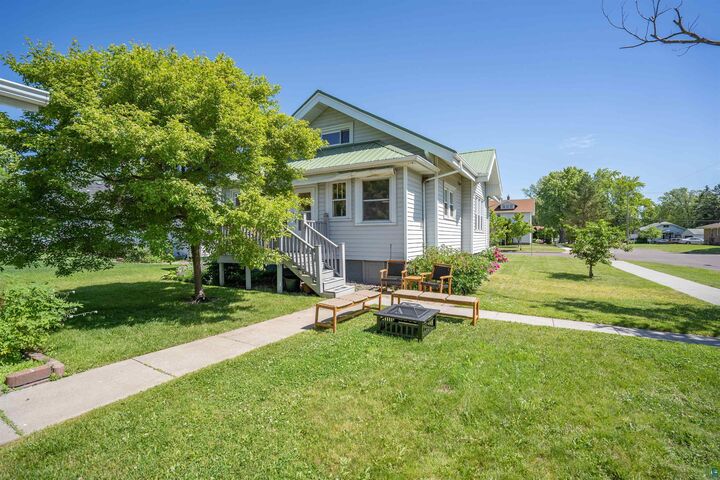 Property Photo:  710 E 5th St  WI 54880 