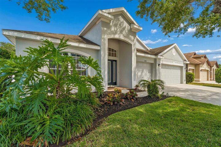 Property Photo:  6736 Pine Springs Drive  FL 33545 