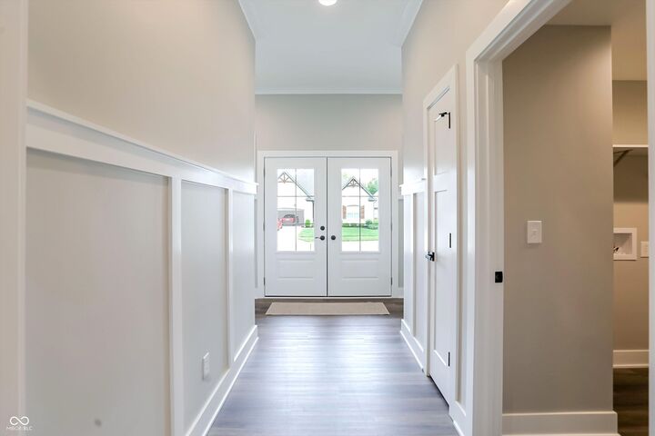 Property Photo: 6559 Stonepoint Way IN 46237