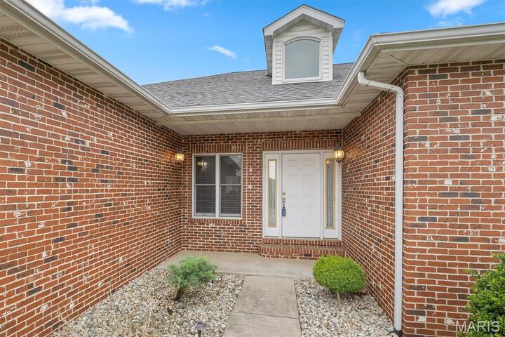 Property Photo:  237 W Waters Edge Drive  IL 62221 