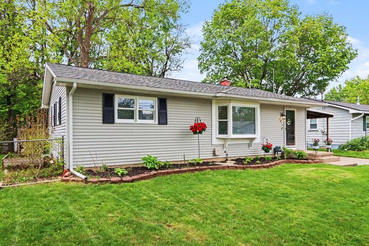 Property Photo:  5614 Cheshire Street  MI 49002 
