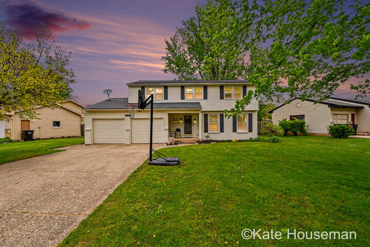 Property Photo:  1793 Pinebluff Drive SE  MI 49508 