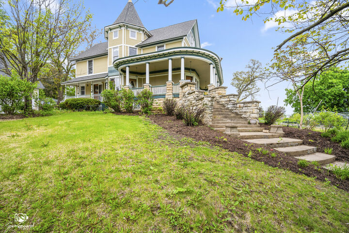 Property Photo:  429 Buell Avenue  IL 60435 