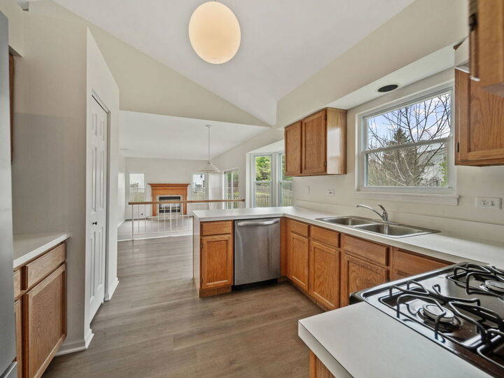 Property Photo:  1433 Polo Drive  IL 60103 