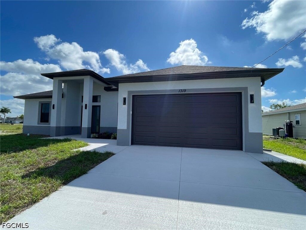 Property Photo:  1319 NW 15th Avenue  FL 33993 