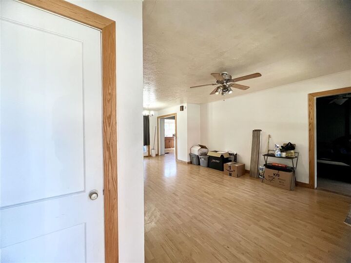 Property Photo:  1021 S 2nd Street  OK 74631 