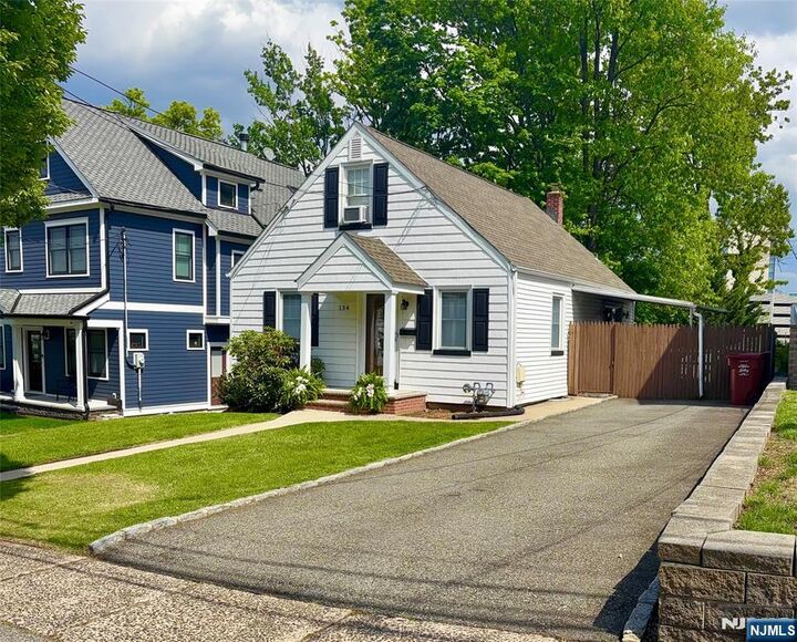 Property Photo:  134 Kenzel Avenue  NJ 07110 