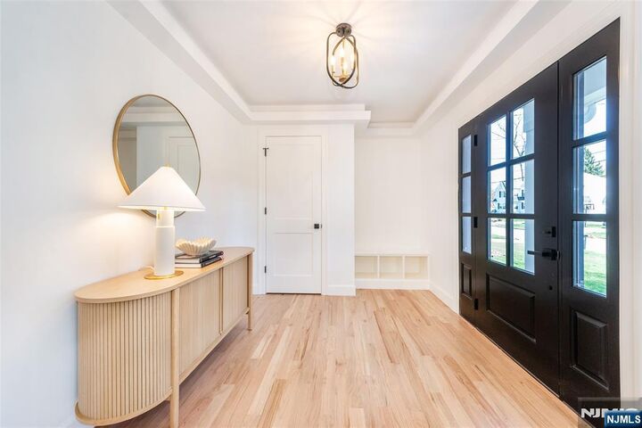 Property Photo:  196 Vinton Circle  NJ 07023 